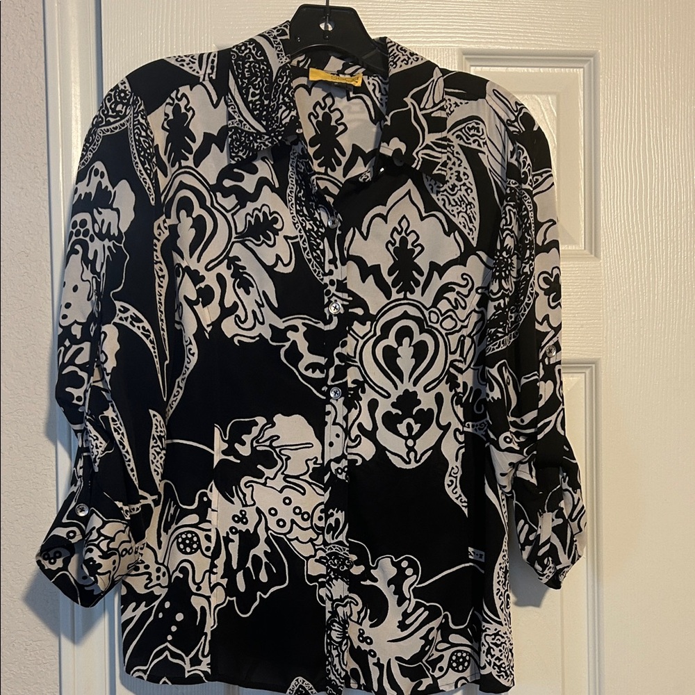 St. John SoCa Brand 92% Silk Black and White Floral Button Down Shirt